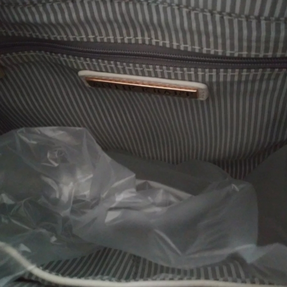 Bags - Picture 3 of 5